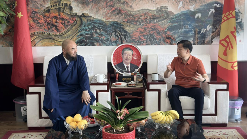東華禪寺萬(wàn)行法師到訪(fǎng)岳氏集團(tuán)，禪文化與素食產(chǎn)業(yè)碰撞新“火花”